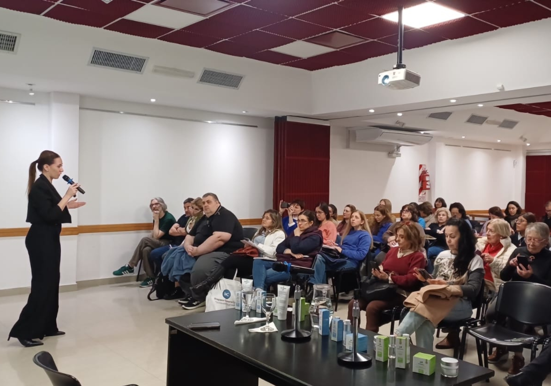 Conferencia COFyBCF-Laboratorio Alef: CBD y Péptidos GHK, Modulación del Microambiente Cutáneo