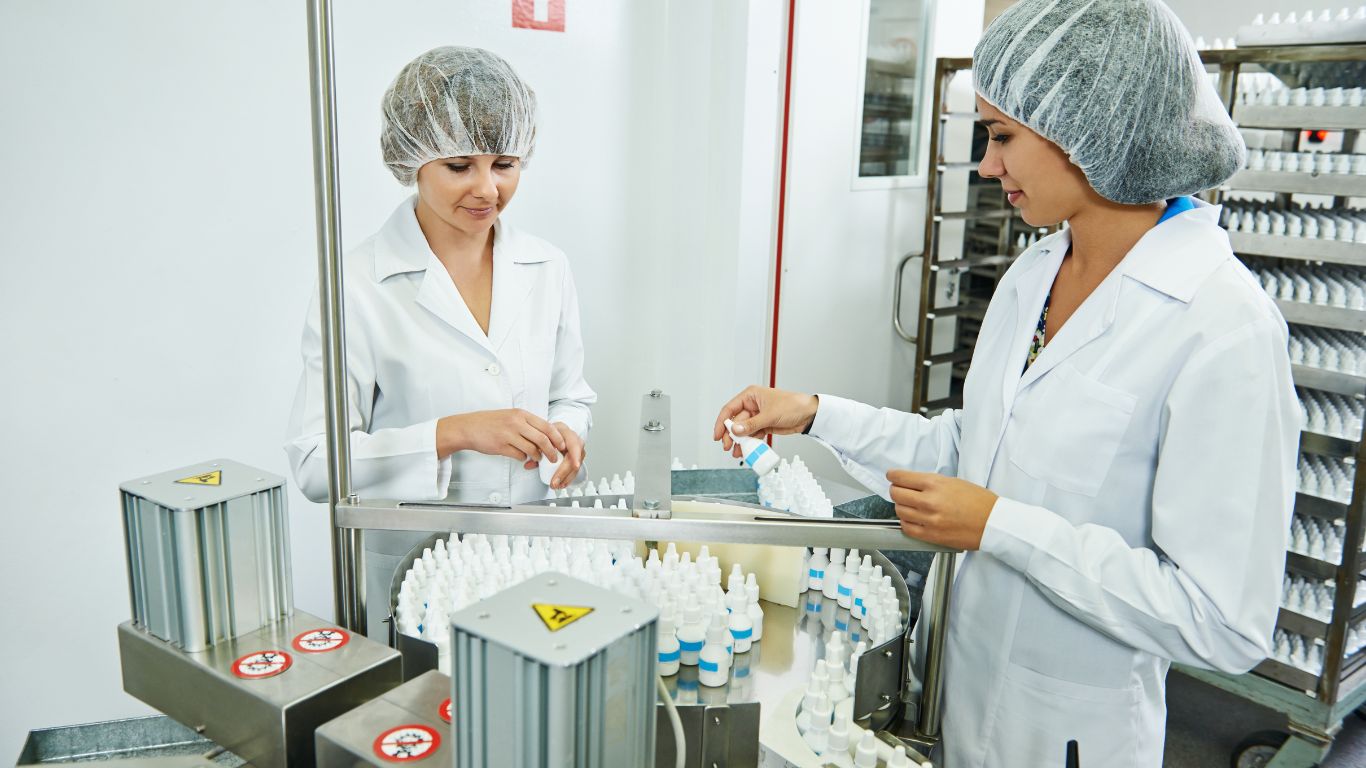 Charla informativa para la certificación profesional de la especialidad en Farmacia Industrial